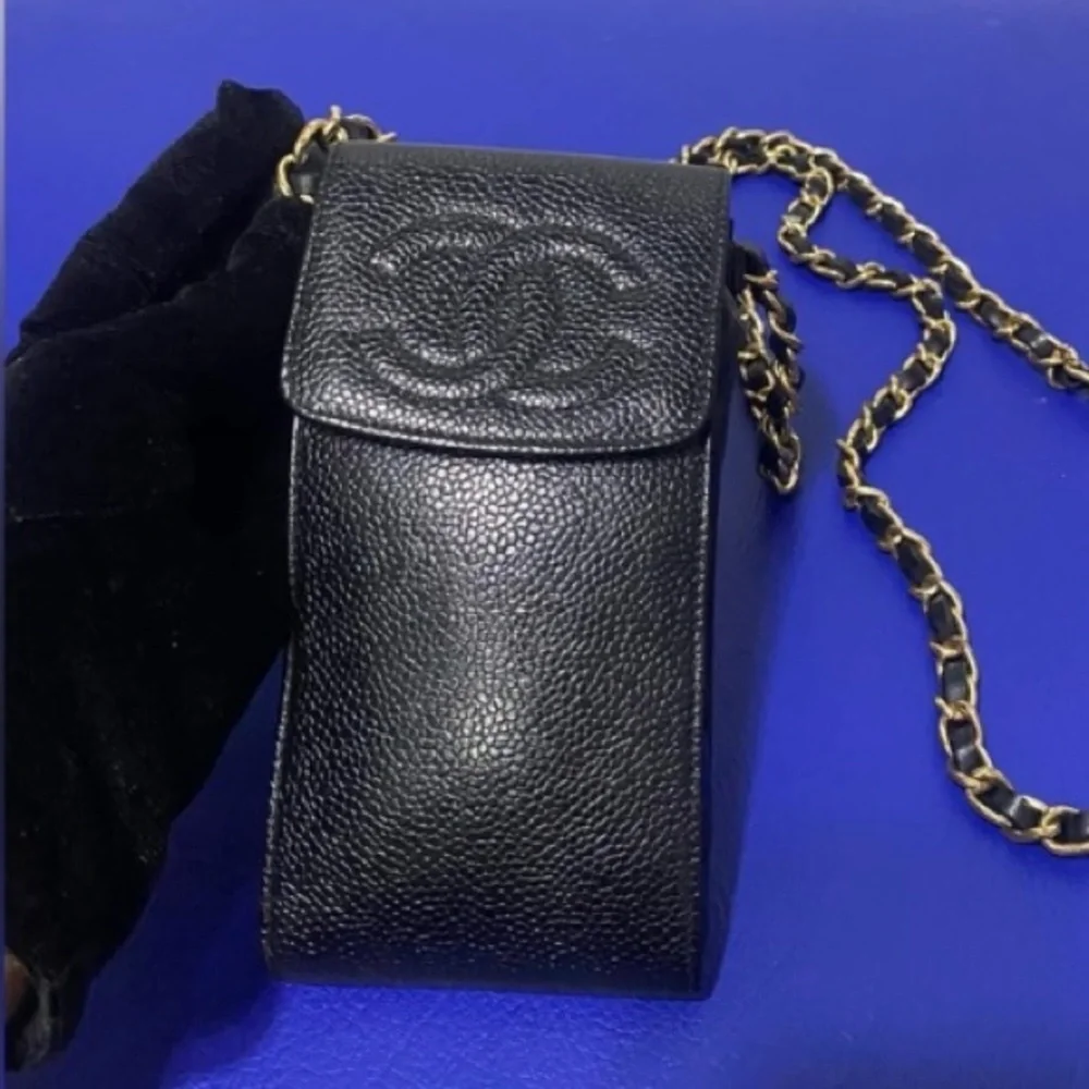 CHANEL 1995 Stitch Case Caviar PM Pochette